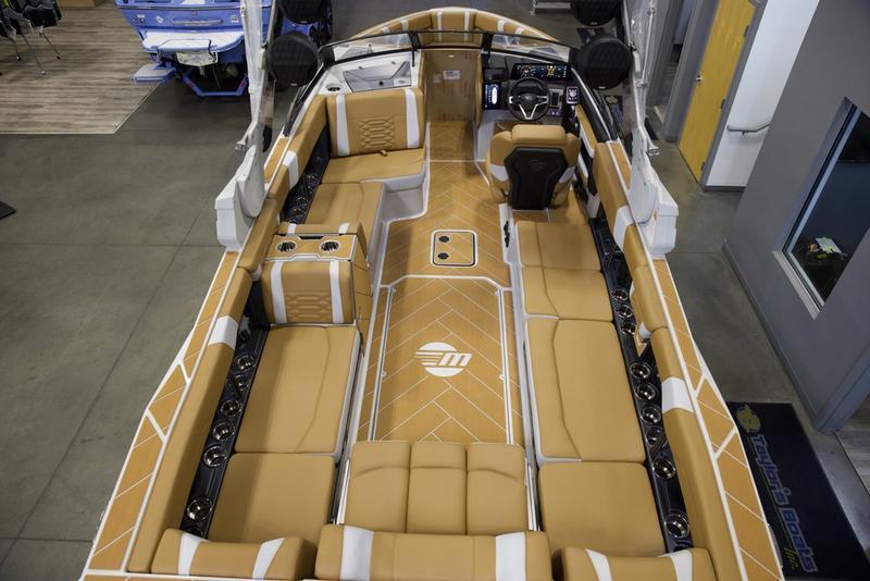 2025 Malibu 26 LSV