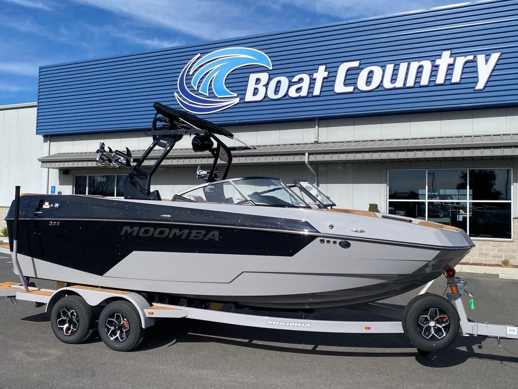 2025 MOOMBA MAX