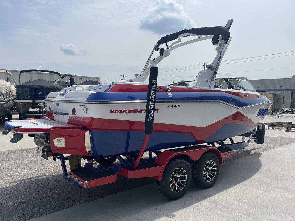 2024 Malibu Boats 22 LSV