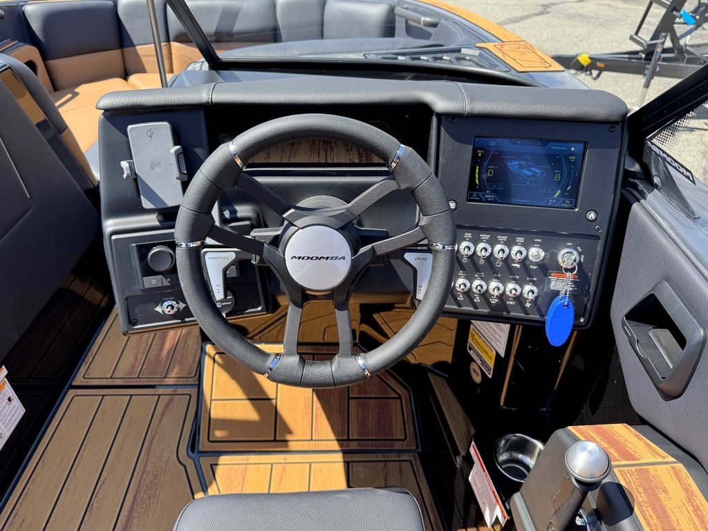 2025 MOOMBA Max