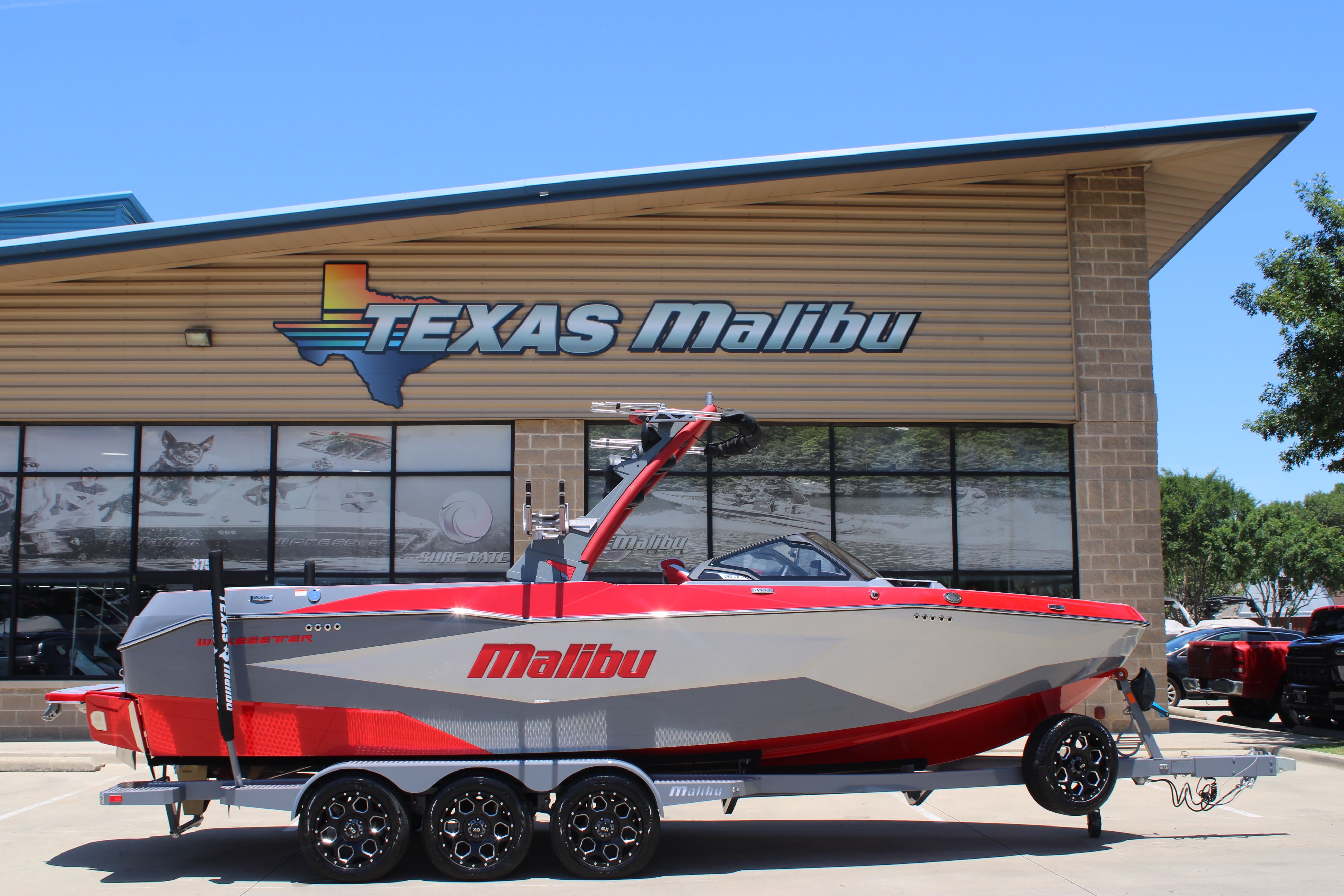 2025 Malibu 25 LSV