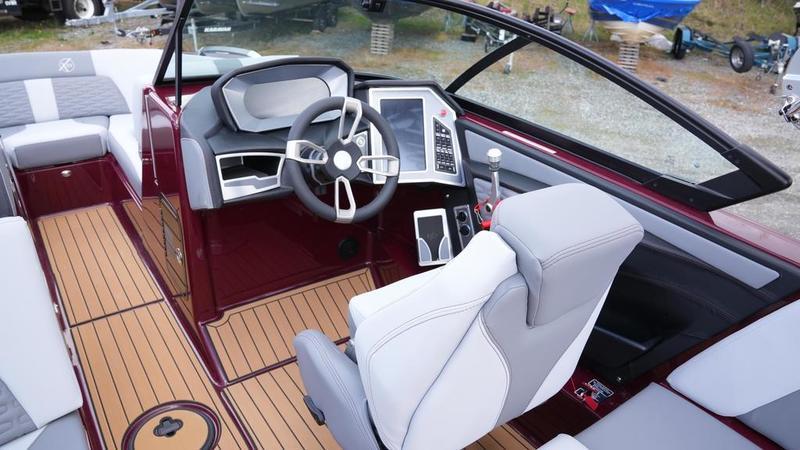 2023 MasterCraft X24