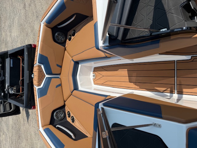 2025 Nautique GS24 