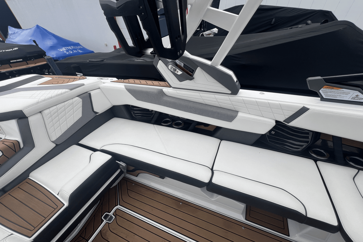 2021 Nautique G23
