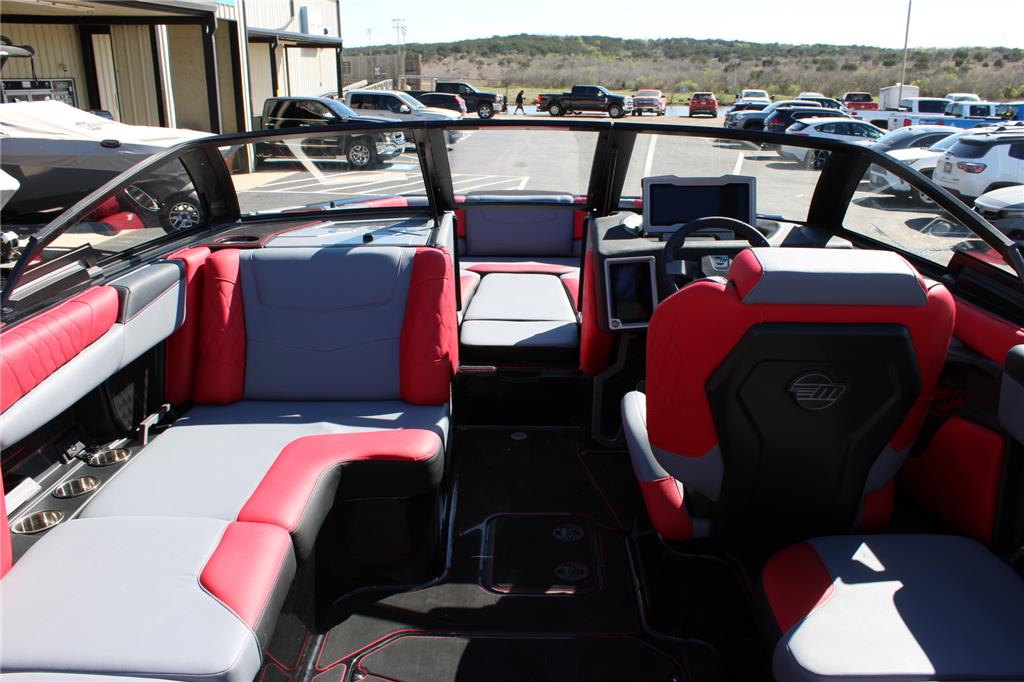 2023 Malibu M220