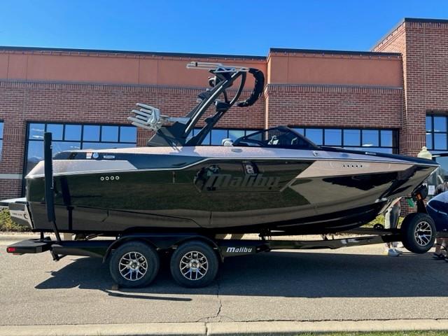 2024 Malibu Wakesetter M220 -W5346
