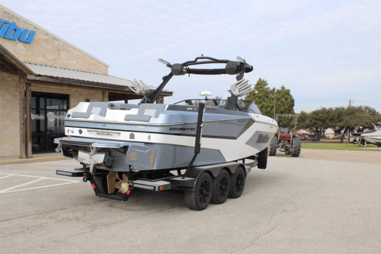 2025 Malibu 24 MXZ