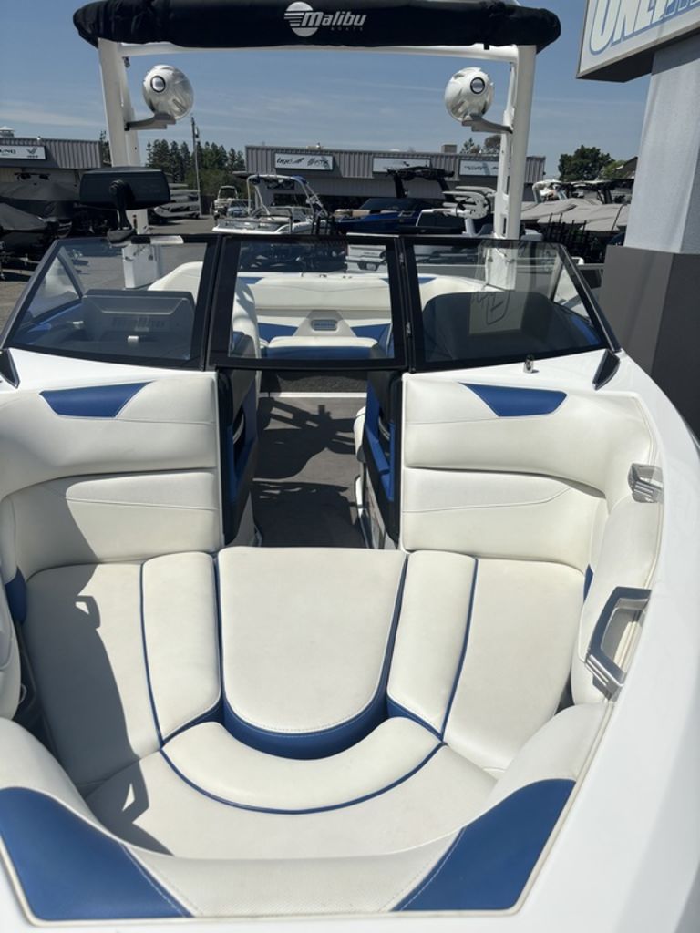 2017 malibu boats 22-VLX