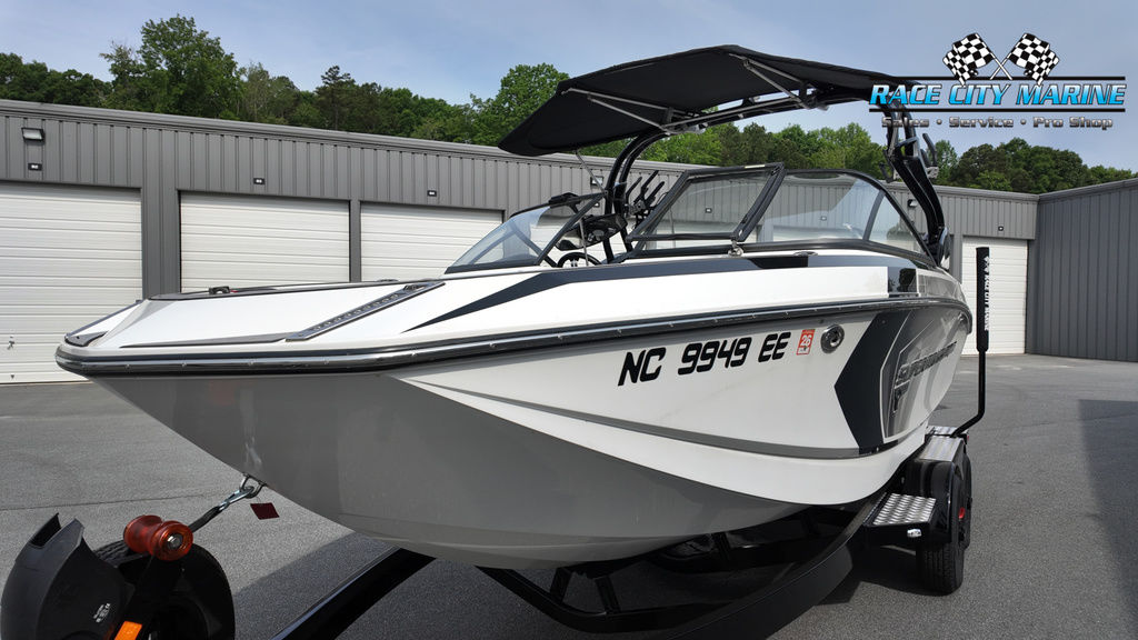 2016 Nautique G21