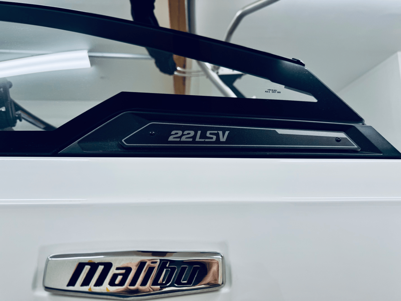 2023 Malibu 22 LSV Icon