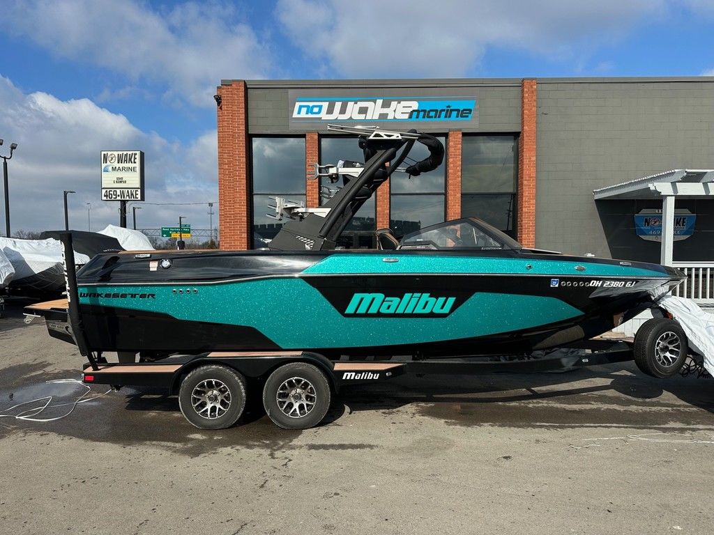 2022 Malibu Boats 23 LSV