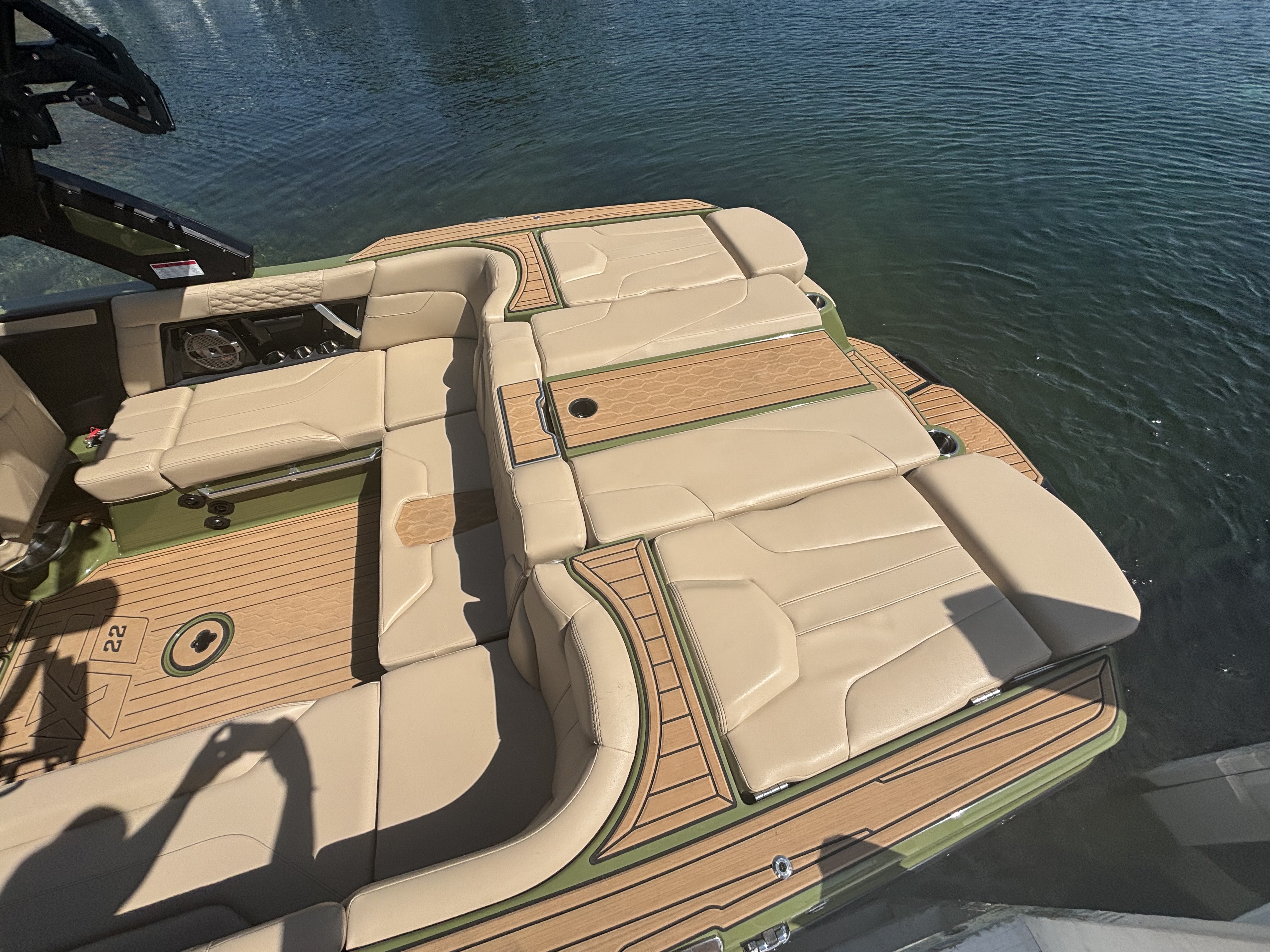 2022 MasterCraft XT22