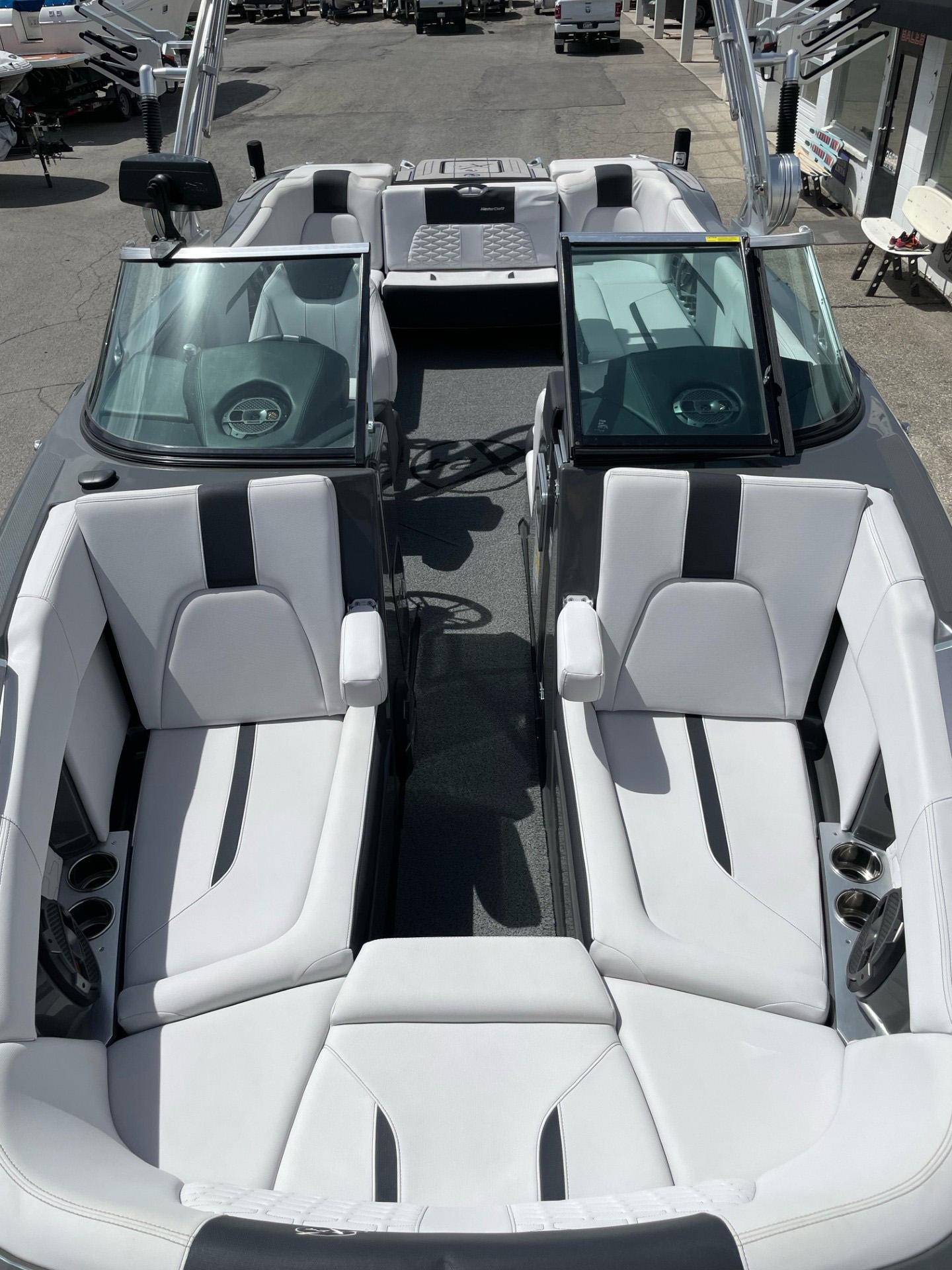 2021 MasterCraft X24