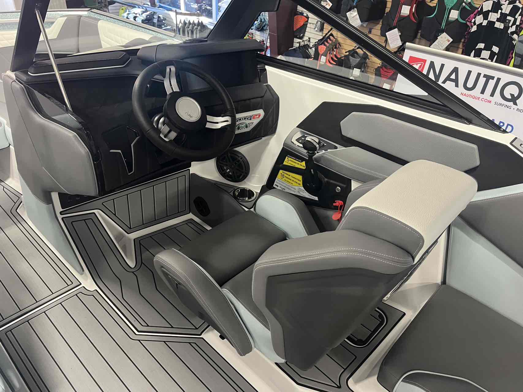 2024 Nautique S25
