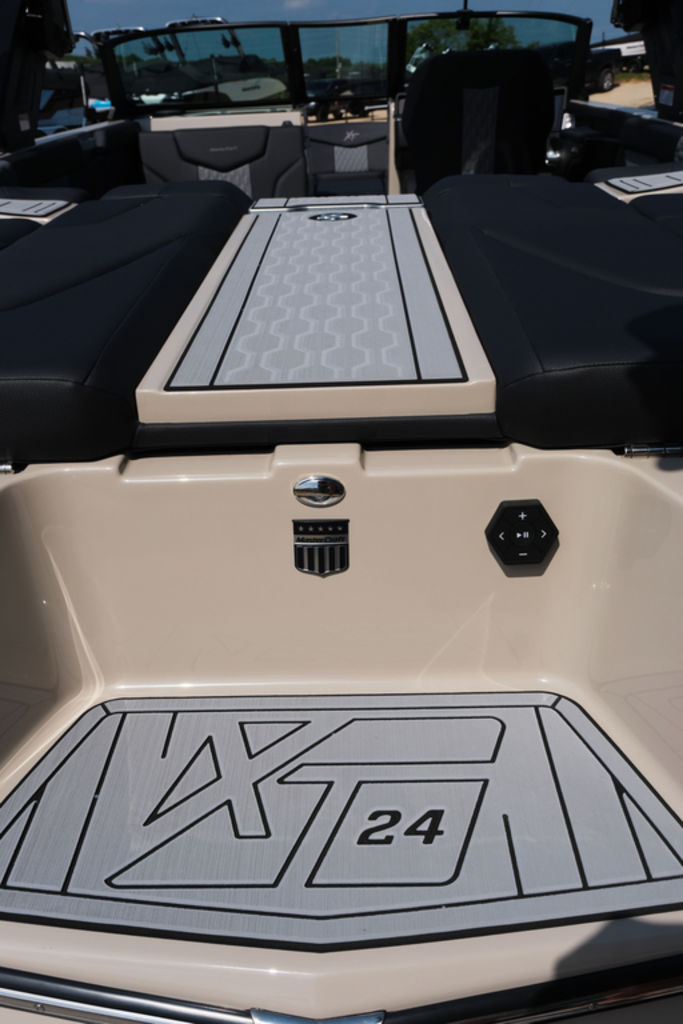 2025 MasterCraft XT24 Icon