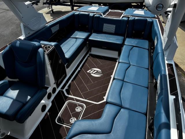 2022 Malibu 25 LSV – LT4, GX Tower, Thruster *Flash Sale*