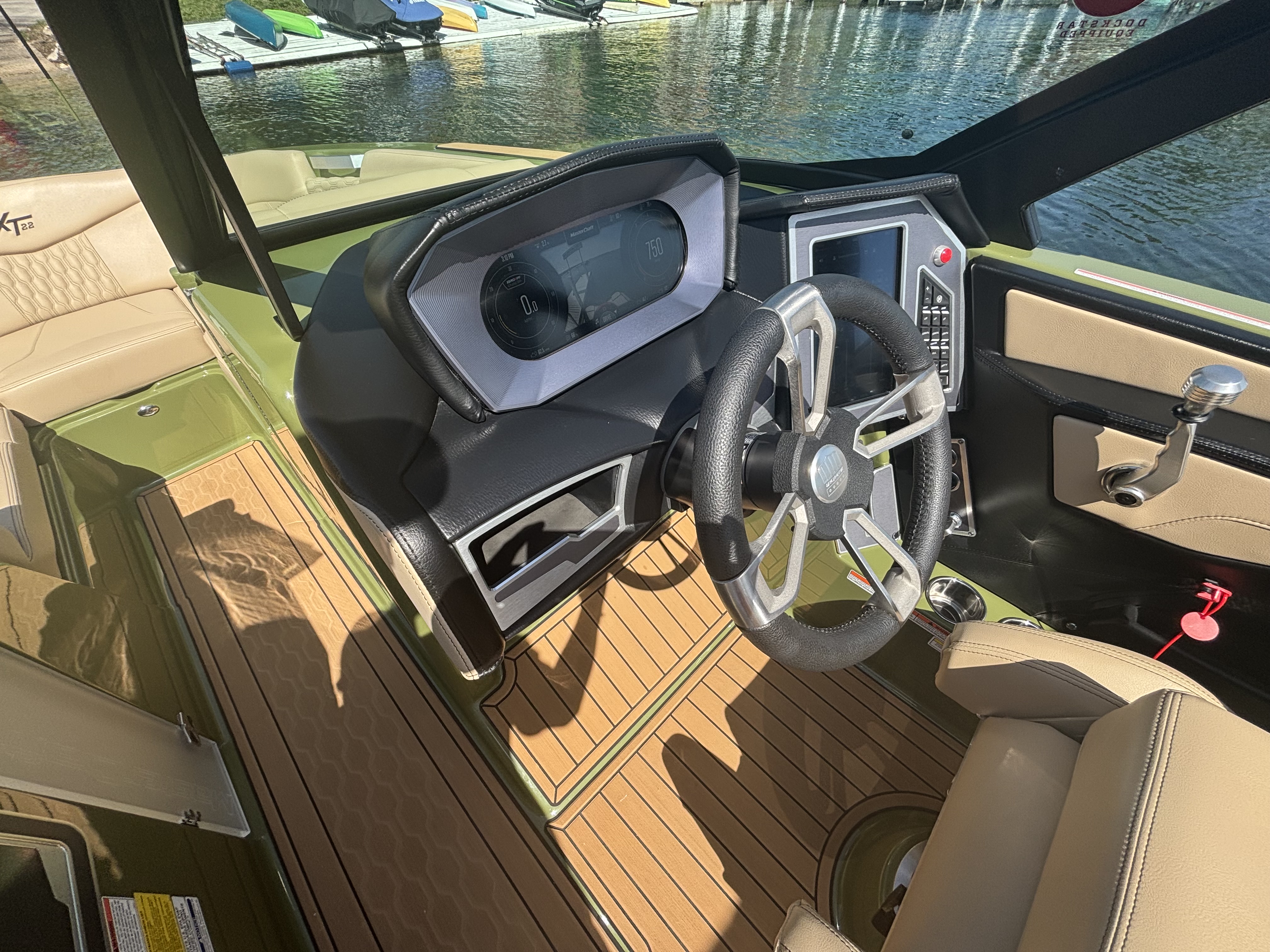 2022 MasterCraft XT22
