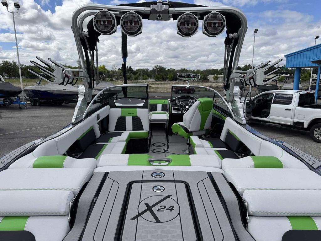 2021 MasterCraft X24