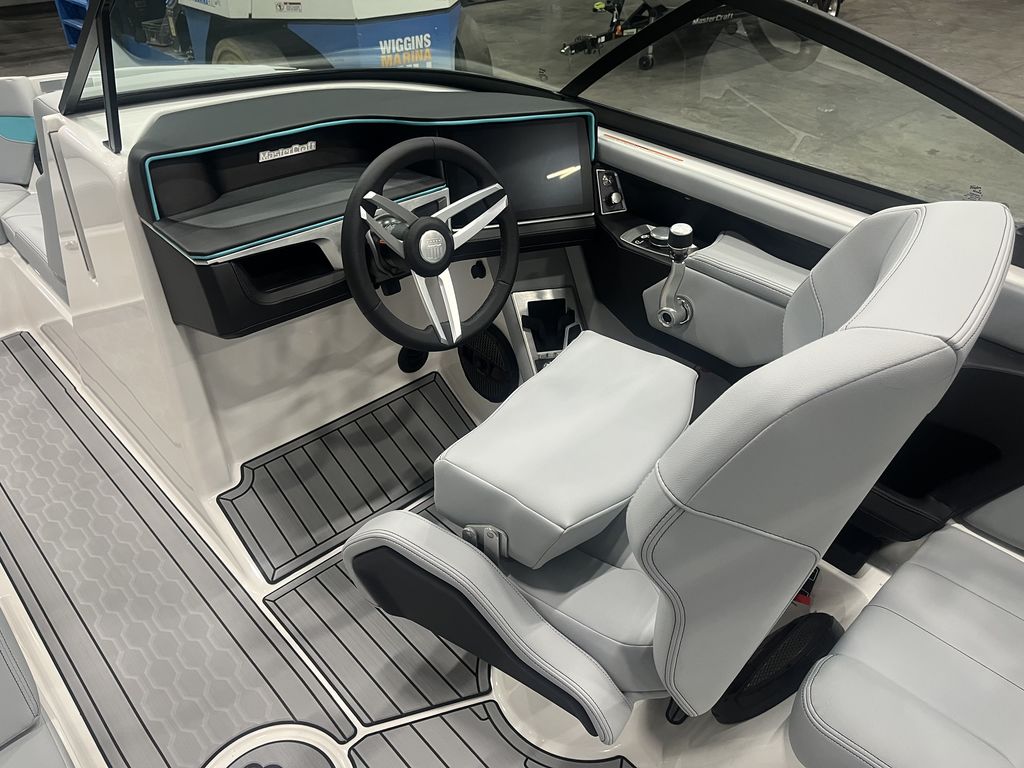 2025 MasterCraft XT22T