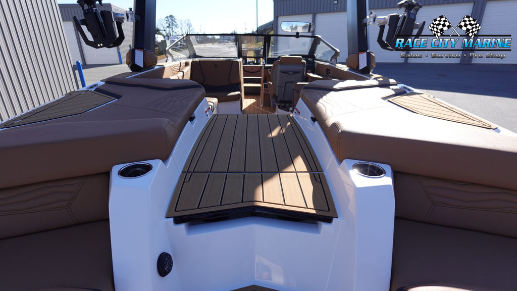 2025 Nautique G23