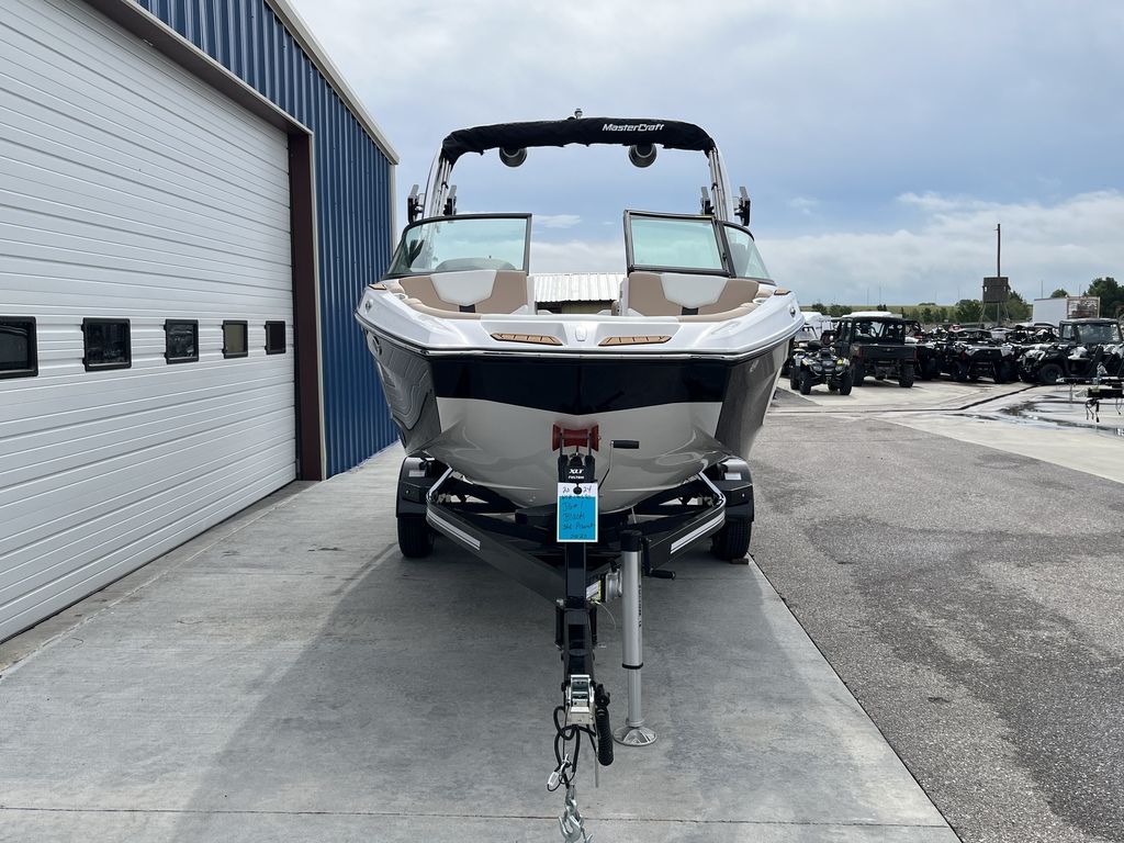 2024 MasterCraft XT20