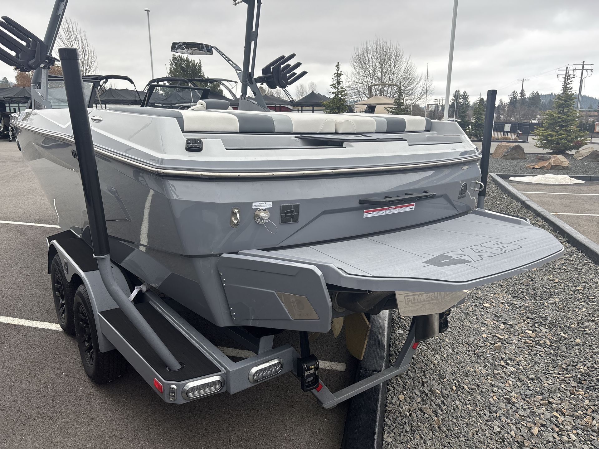 2025 Axis A225