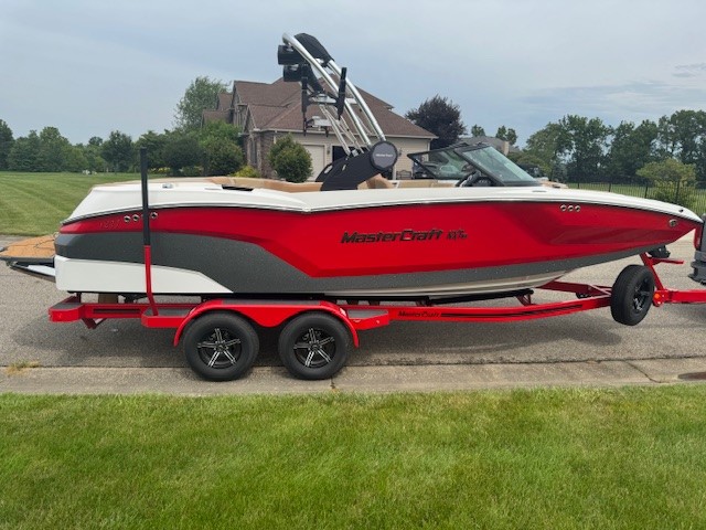2023 Mastercraft NXT22 - Scarlet & Grey