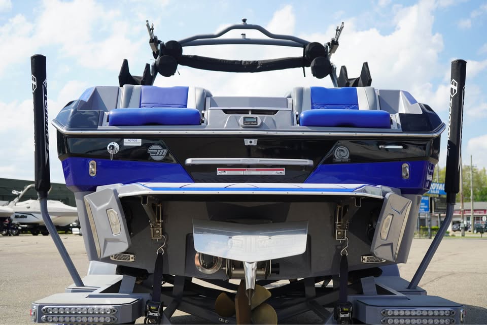 2022 Malibu Wakesetter 25 LSV