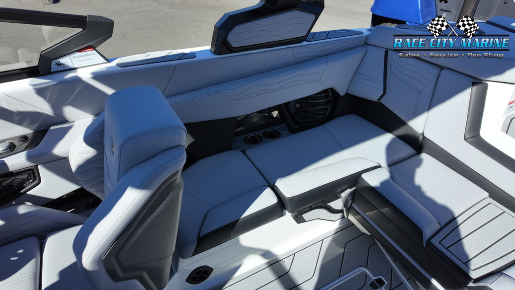 2025 Nautique G21
