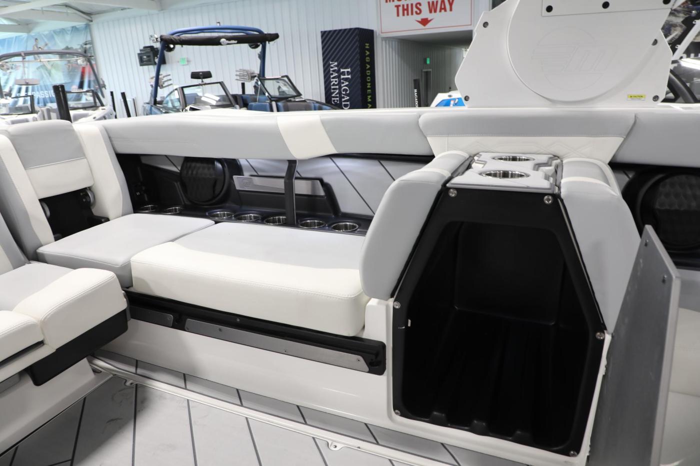 2024 Malibu 26 LSV