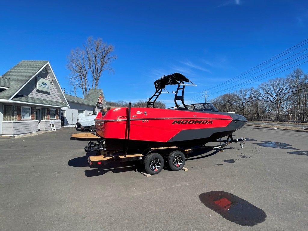 2025 MOOMBA Max