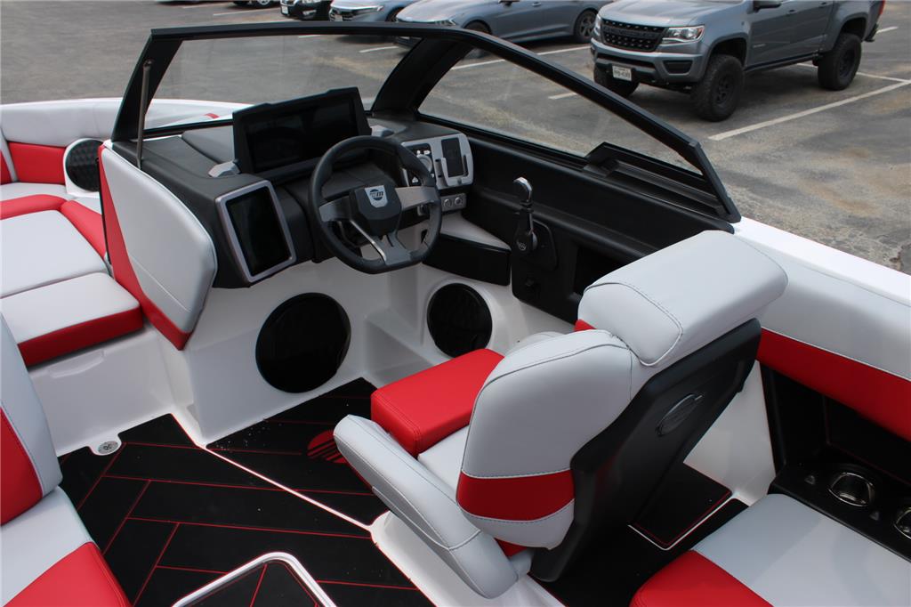2023 Malibu 22 LSV