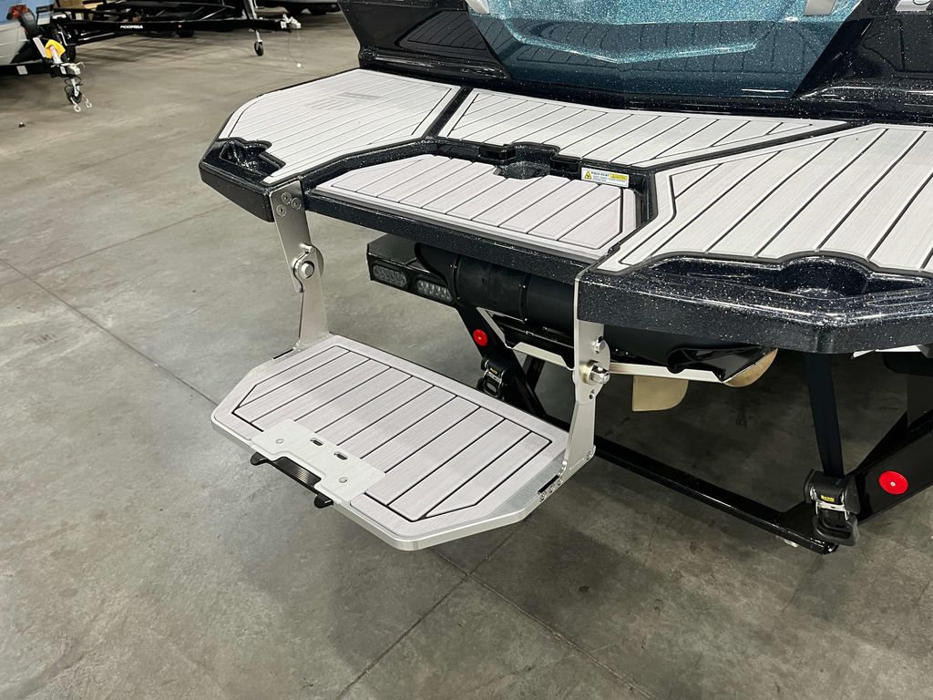 2025 MasterCraft X24
