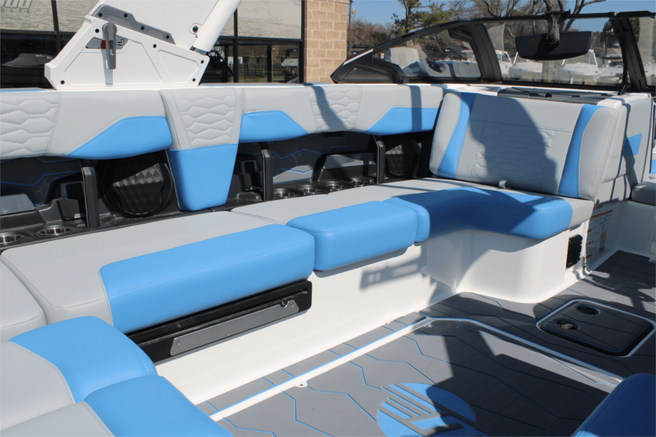 2025 Malibu 24 MXZ
