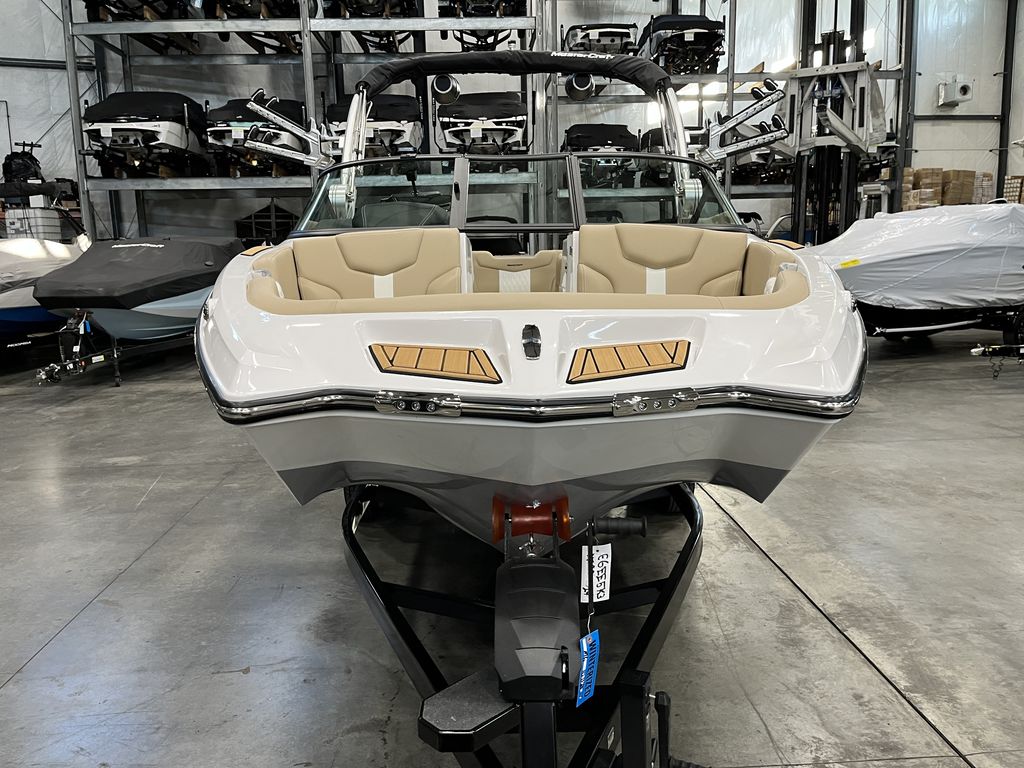 2024 MasterCraft XT22