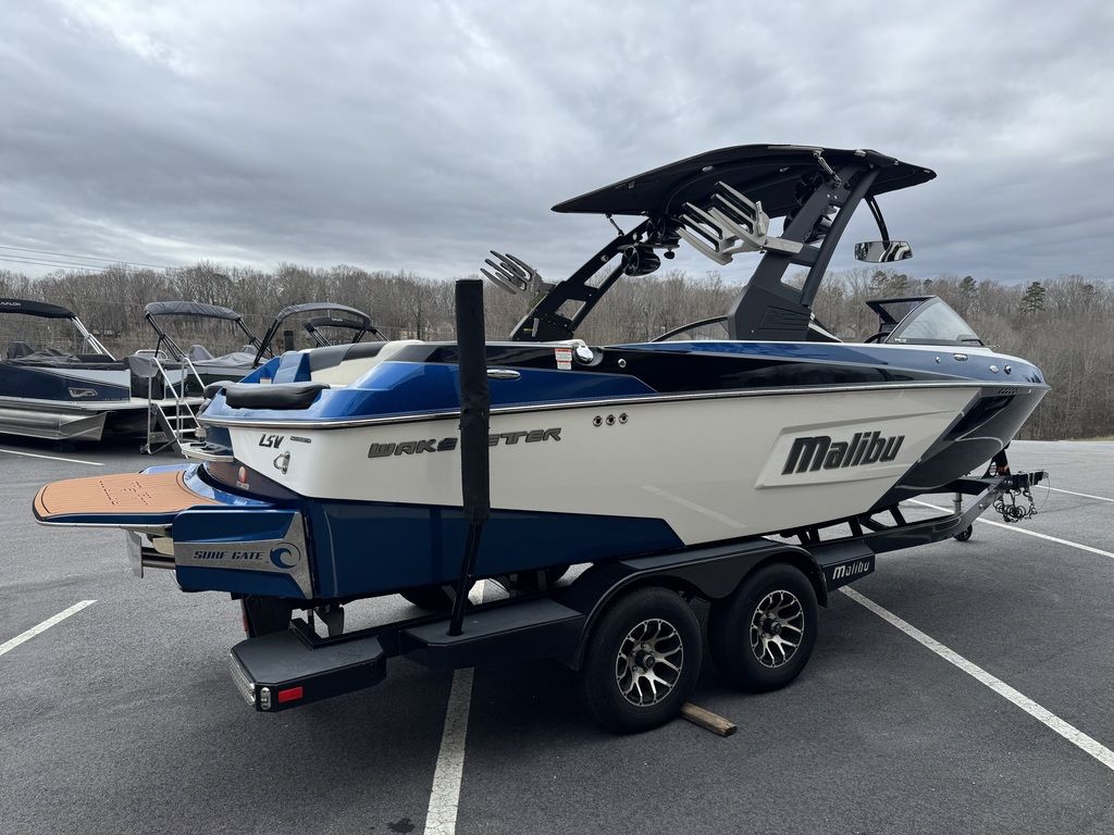 2018 Malibu Boats 23 LSV