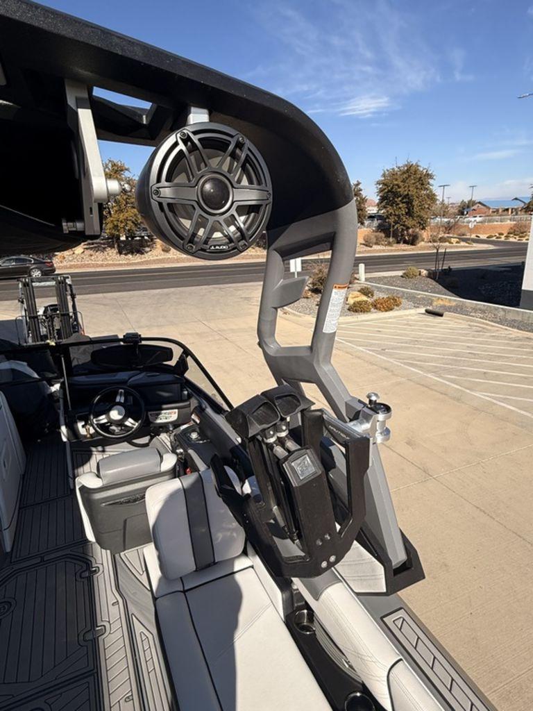 2019 Nautique G23