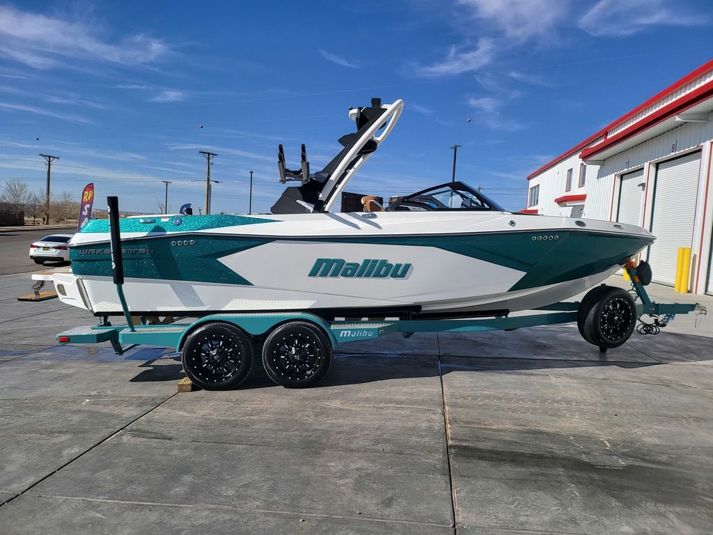 2025 Malibu Boats 23 LSV