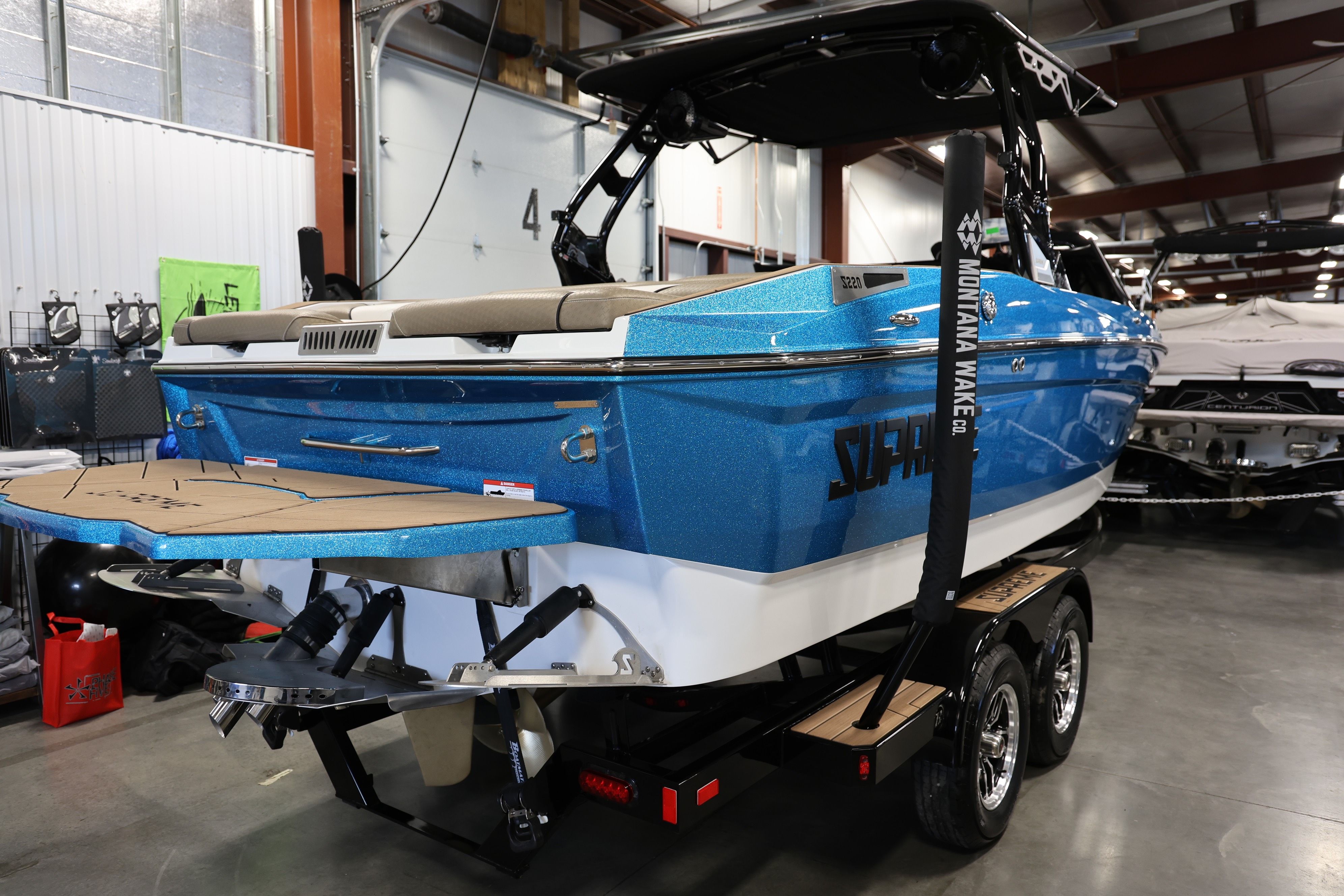 2025 Supreme Boats S220 Icon