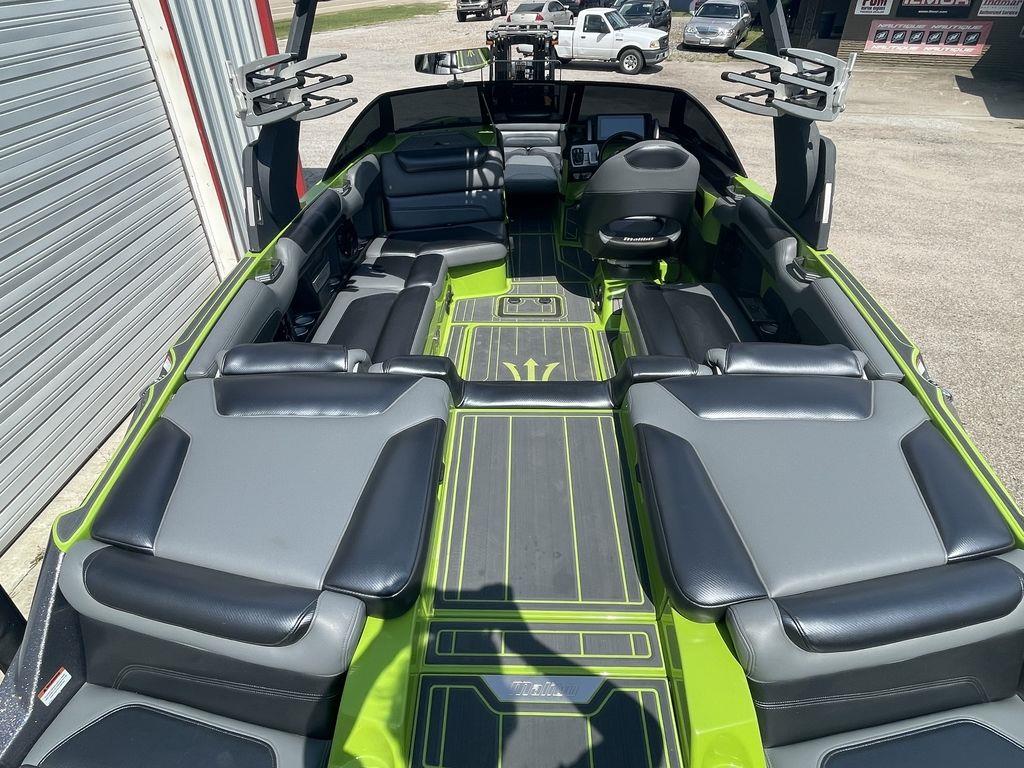2016 Malibu Boats M235