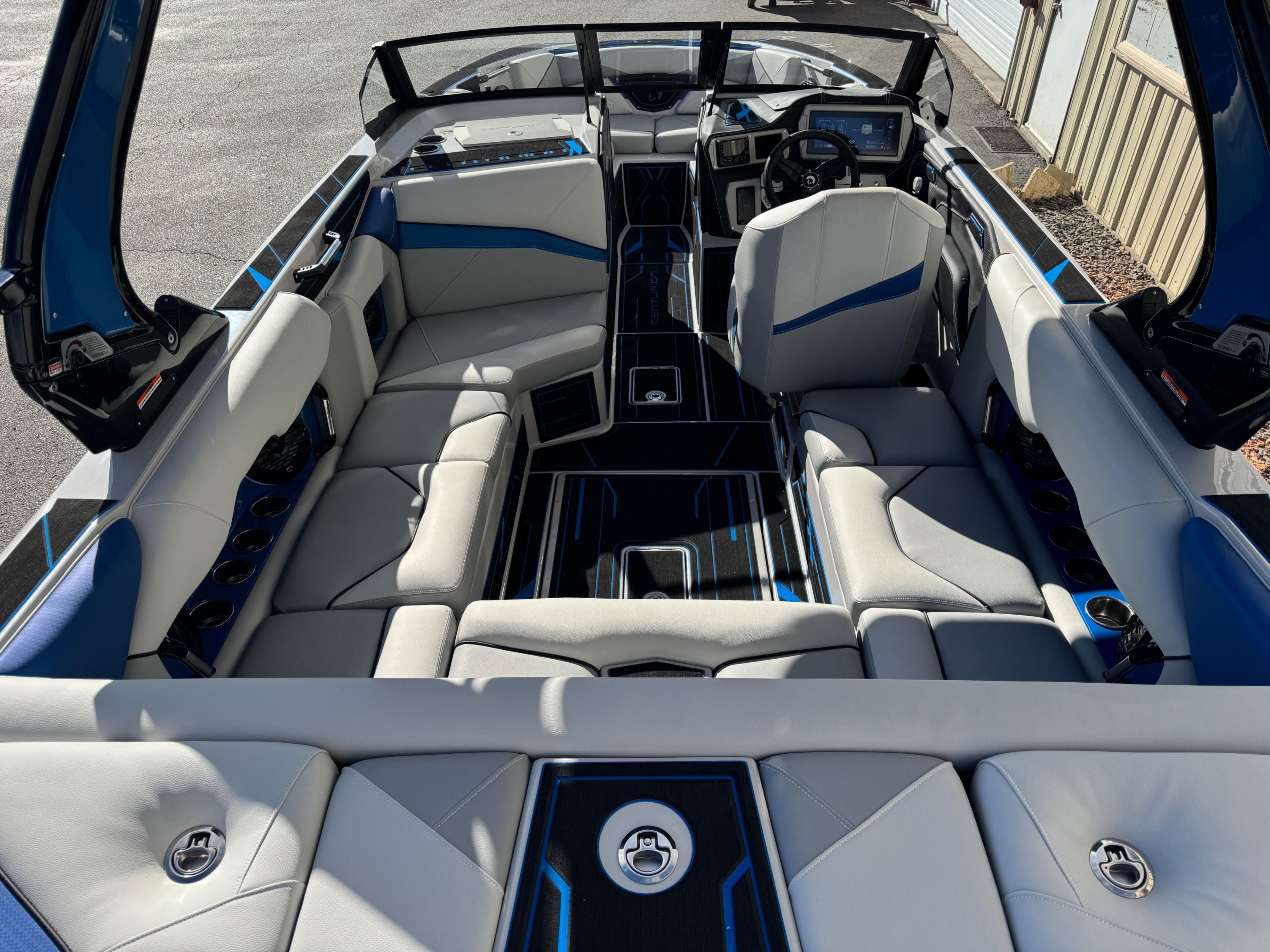 2025 Centurion NV233