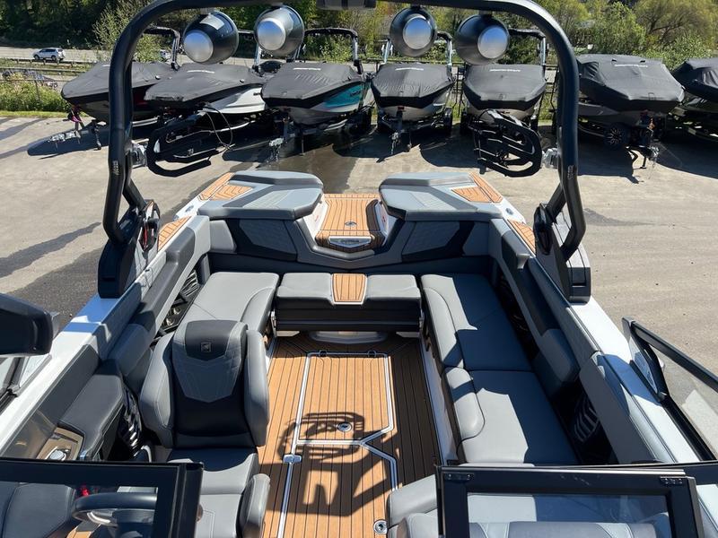 2021 Nautique G23