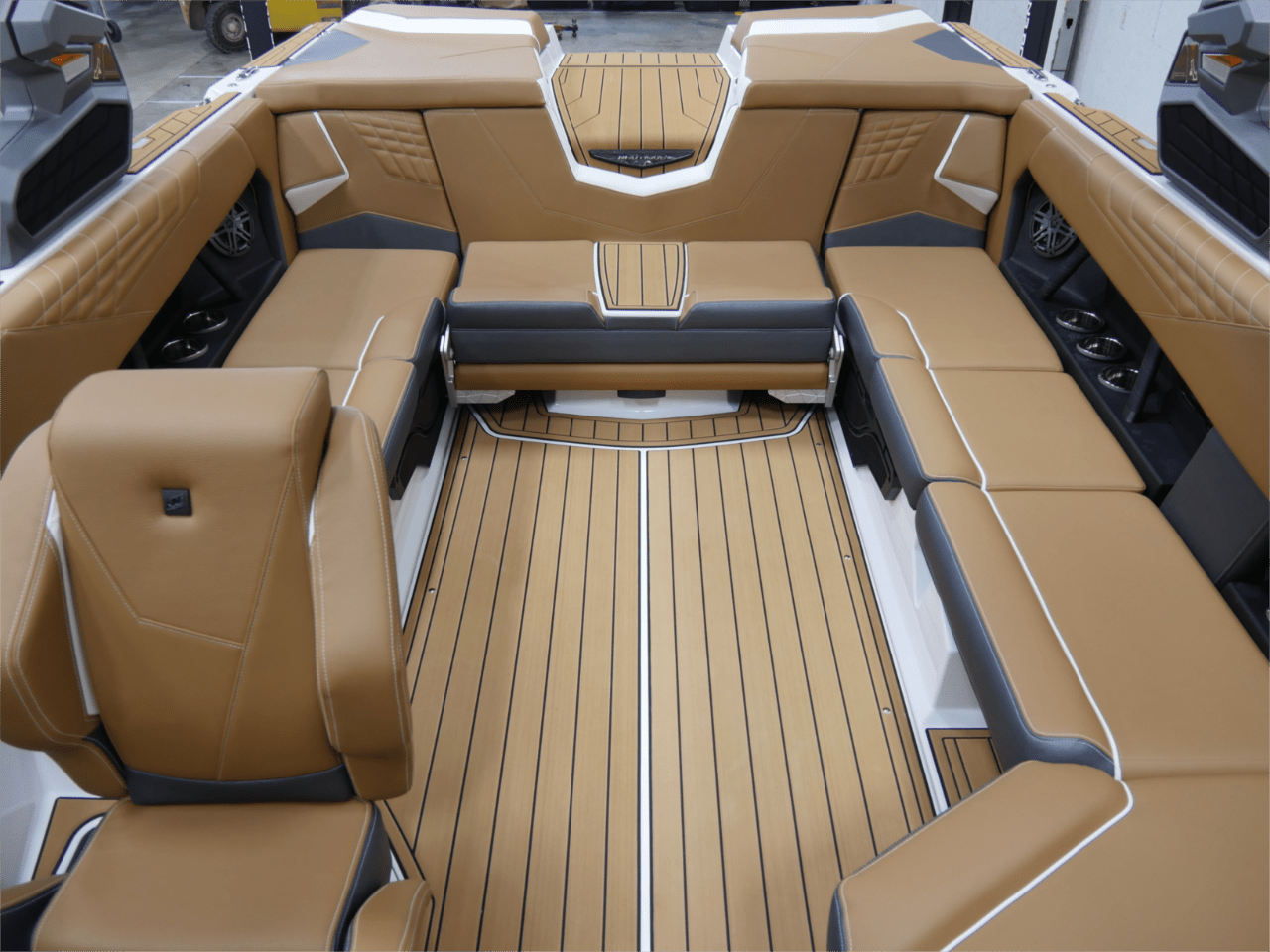 2025 Nautique S23 – Anthracite Metallic/Jet Black