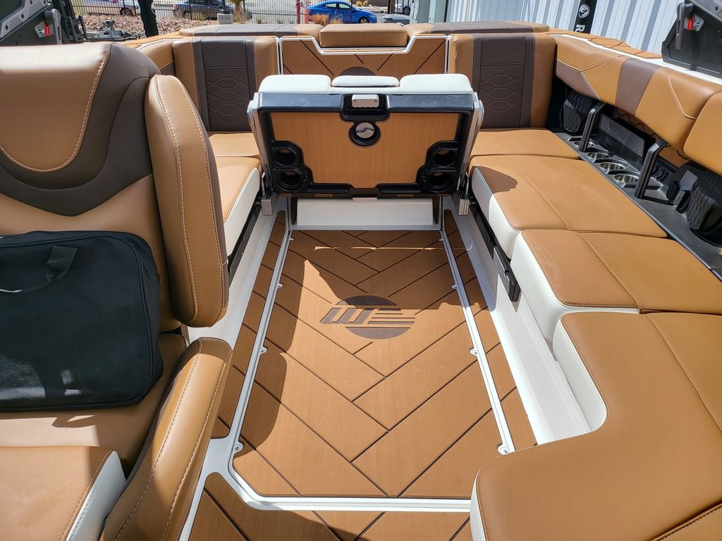 2025 Malibu Boats 23 LSV
