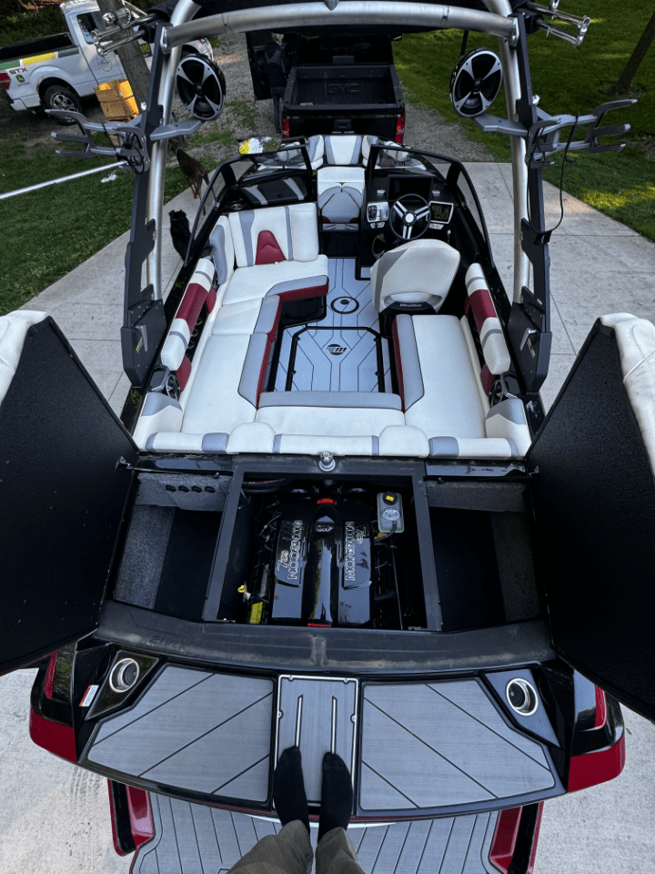 2017 Malibu Wakesetter VLX 21