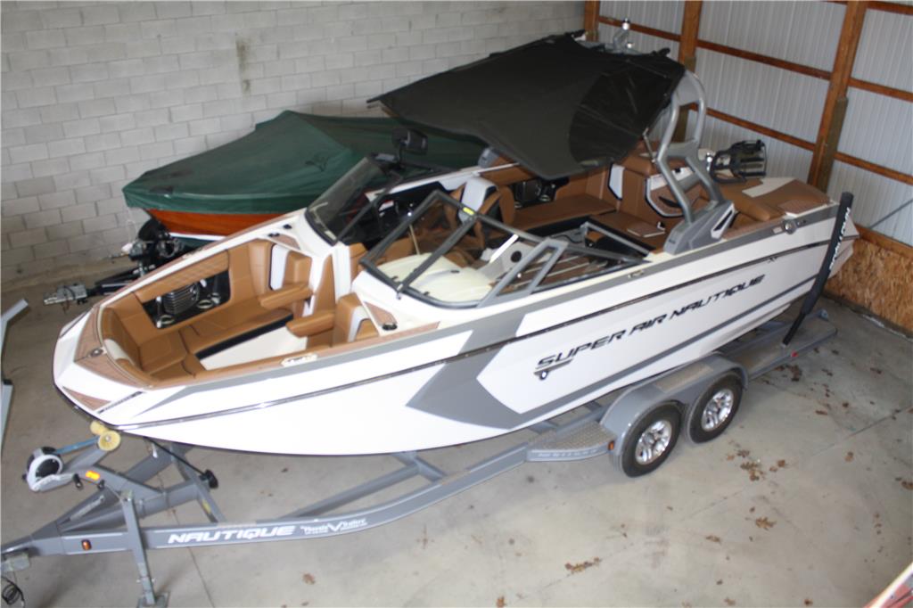 2017 Nautique G23