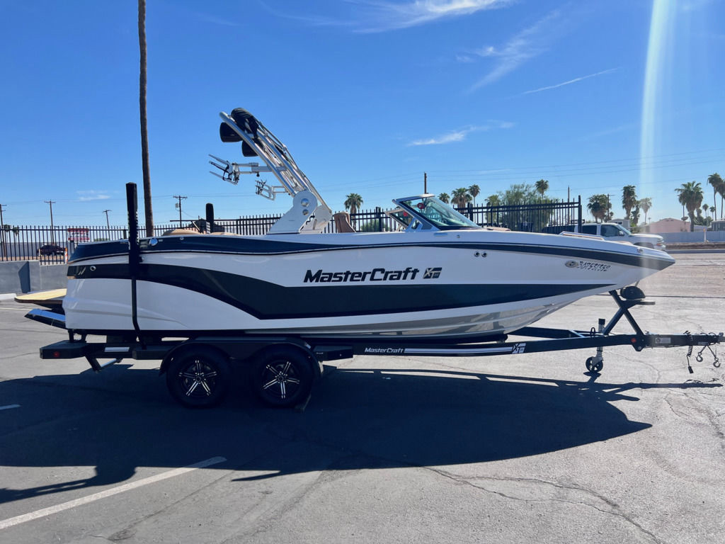 2021 Mastercraft XT22