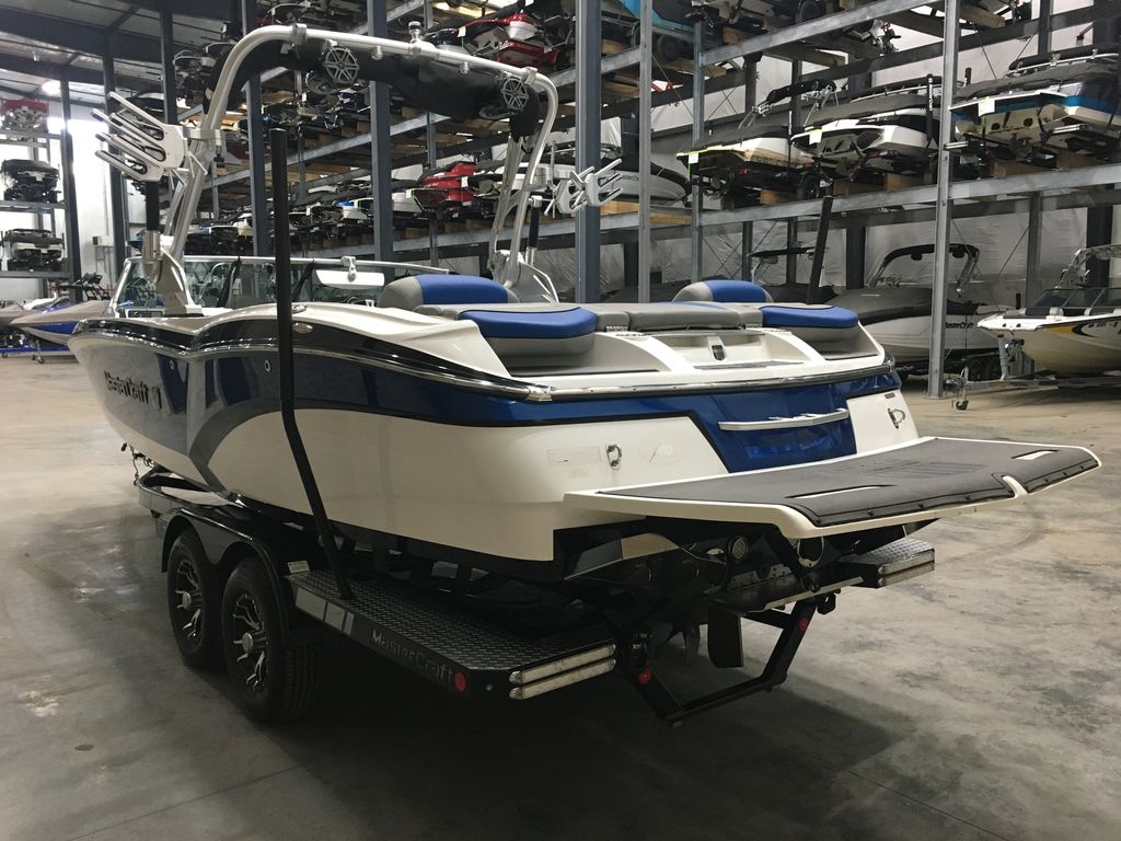 2015 MasterCraft X46 Icon