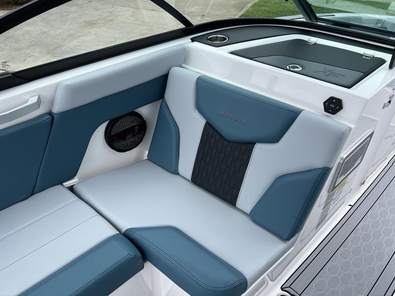 2025 MasterCraft XT22
