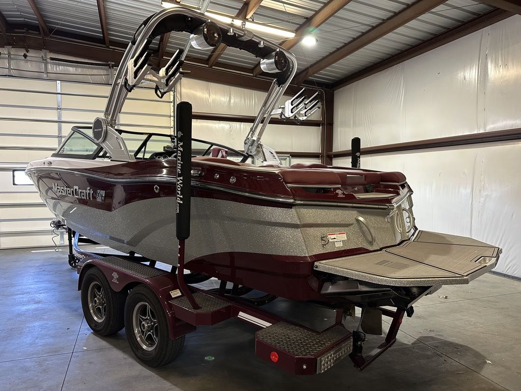 2022 MasterCraft XT20